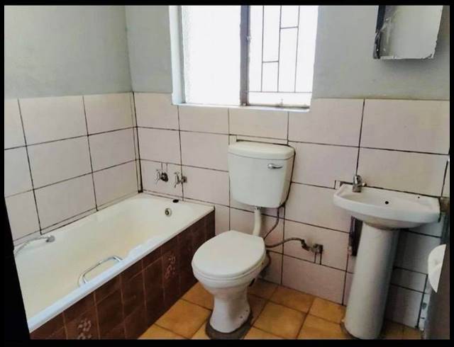 7 BEDROOM HOUSE FOR SALE IN CRYSTAL PARK